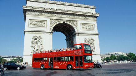 Paris Hop-on Hop-off Sightseeing Tour At Your Leisure